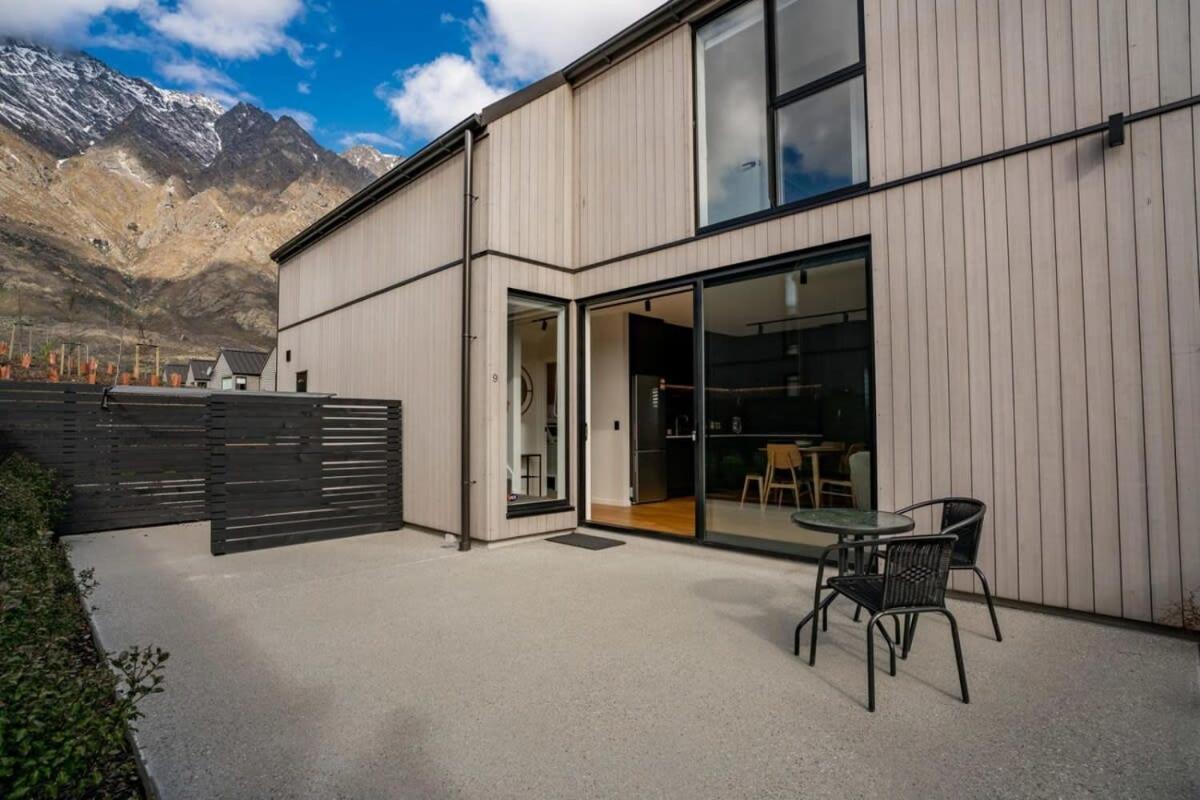 Nestled Below The Remarkables Queenstown Extérieur photo
