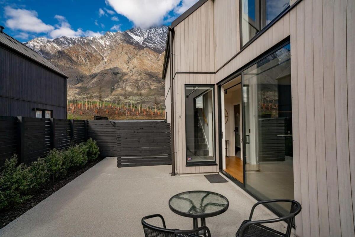 Nestled Below The Remarkables Queenstown Extérieur photo