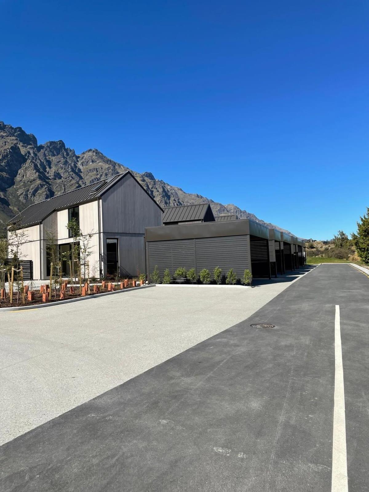 Nestled Below The Remarkables Queenstown Extérieur photo