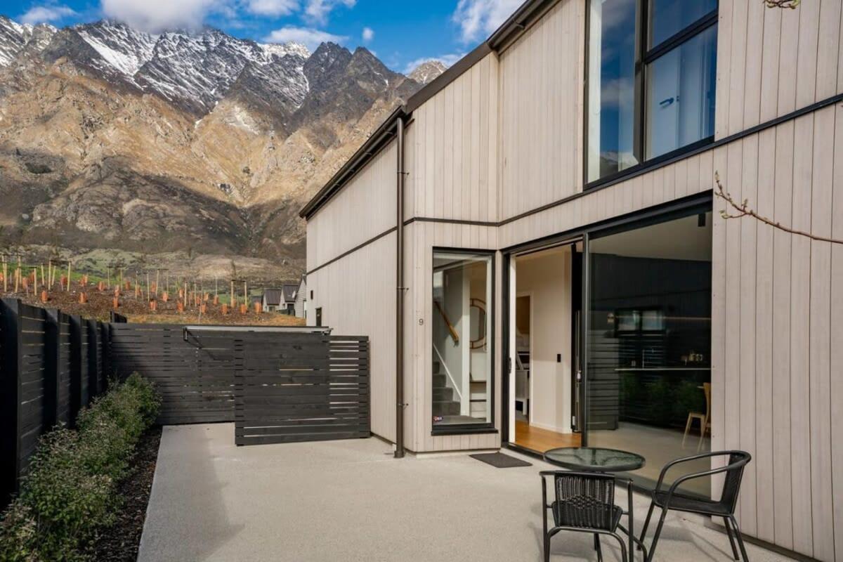Nestled Below The Remarkables Queenstown Extérieur photo