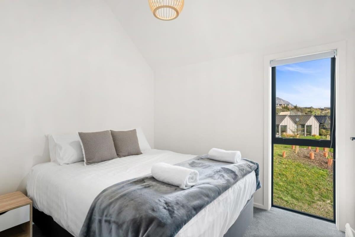 Nestled Below The Remarkables Queenstown Extérieur photo