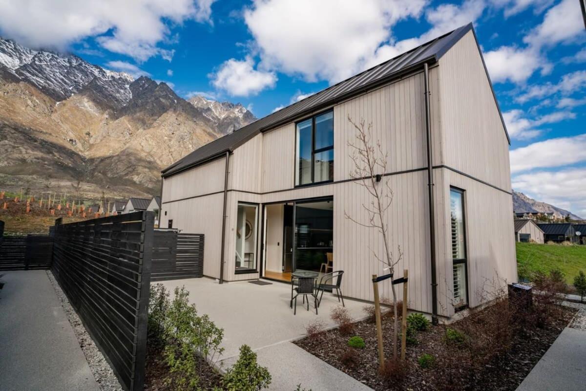 Nestled Below The Remarkables Queenstown Extérieur photo